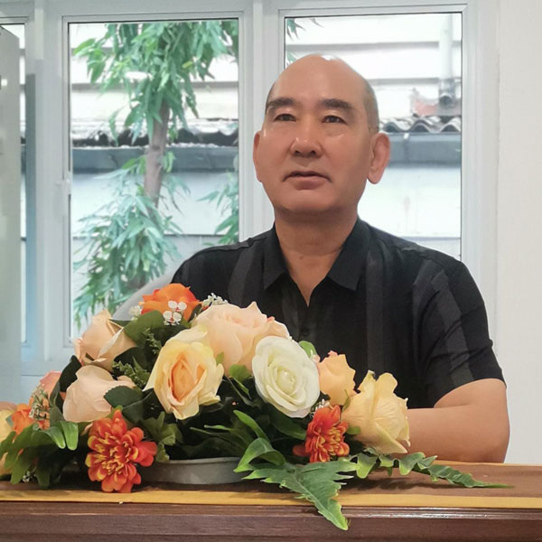 书画艺术顾问：石聚智