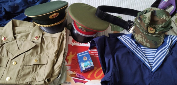 学者陶凯龙向辽宁省全民国防教育示范基地徐恩惠红色教育基地捐献红色藏品